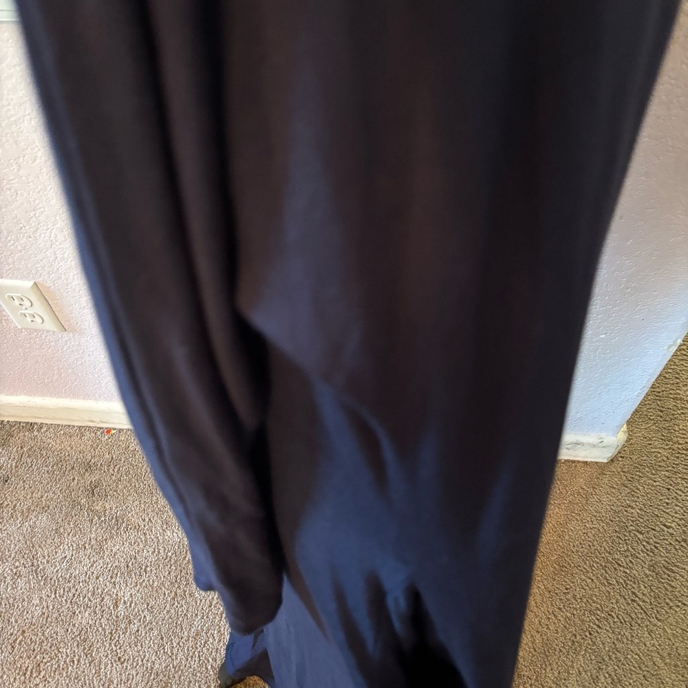 Must bundle dress size large - Picture 3 of 6